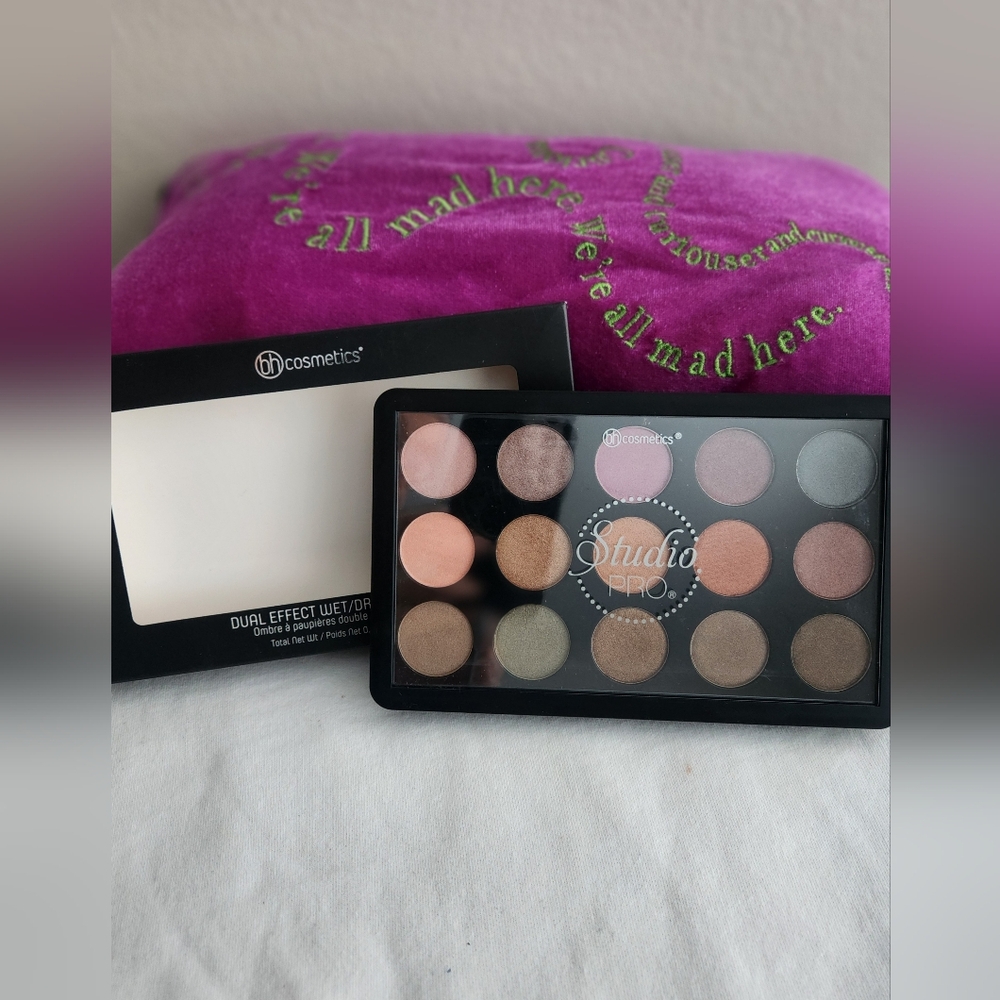 BH Cosmetics Dual Effect Wet/Dry Eyeshadow Palette *NIB*